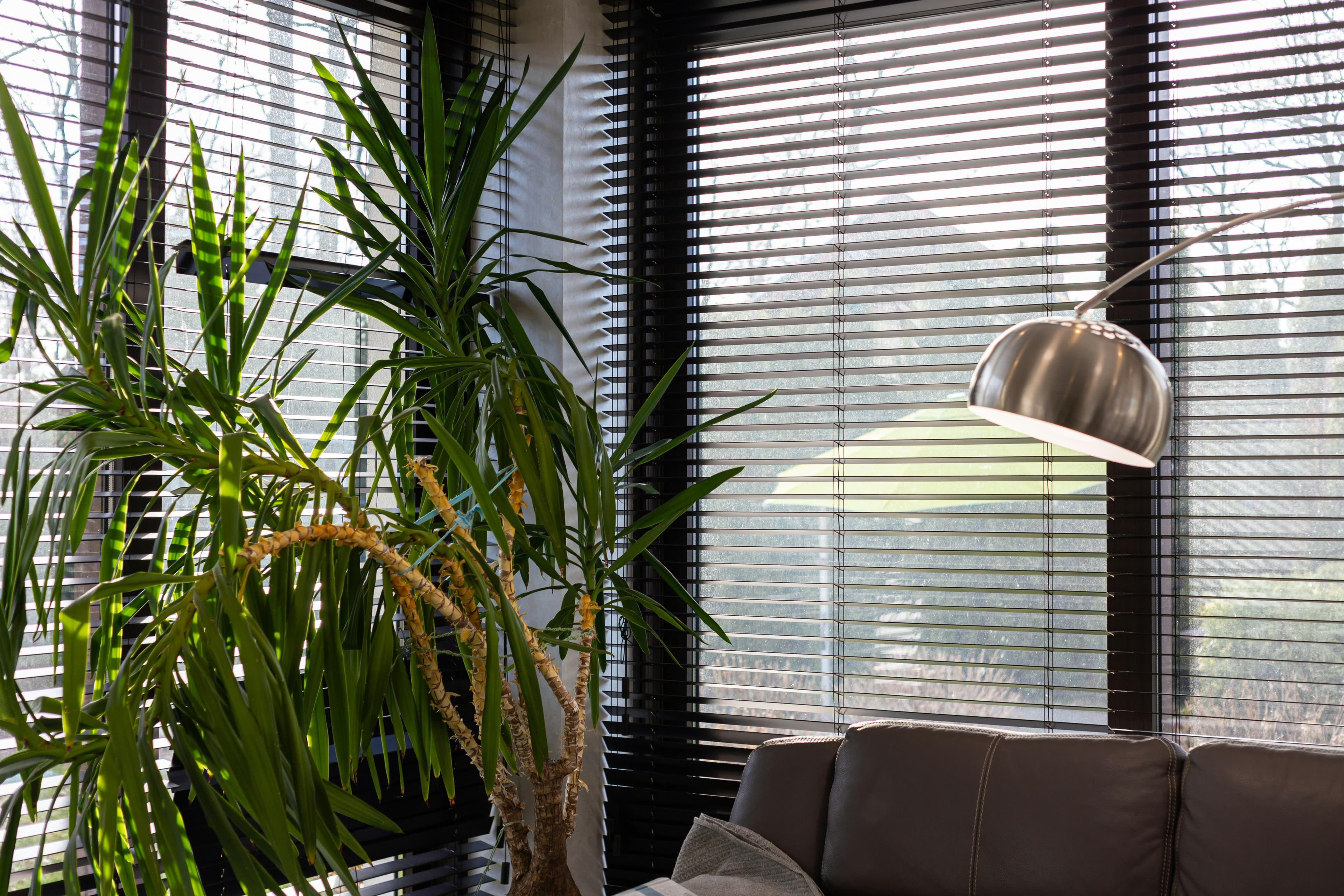 Servis stínicí techniky — žaluzie a rolety v perfektním stavu